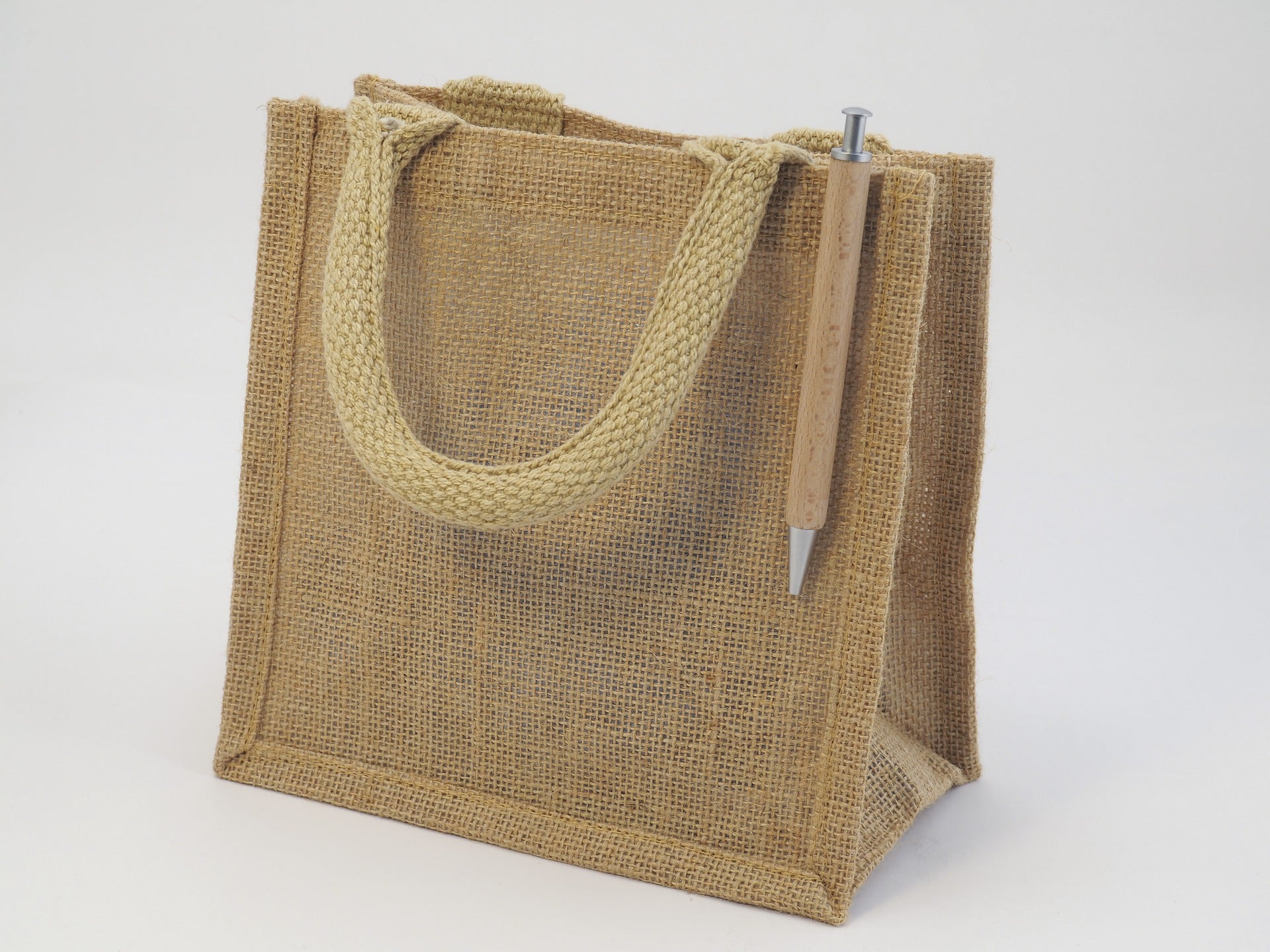 Burlap Tote Bags 101: Everything To Know + Tutorial
